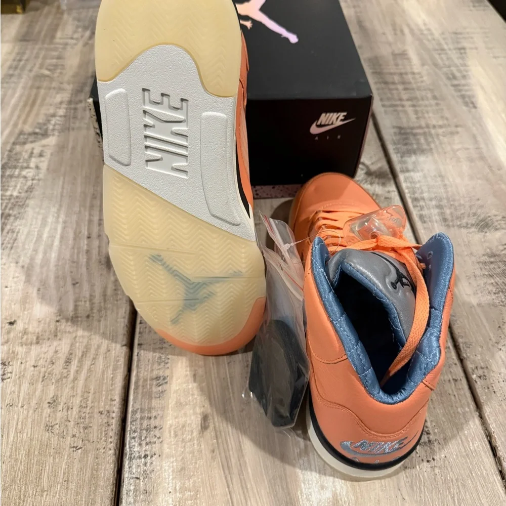 Jordan Athletic Shoes in Orange and Gray - Picture 5 of 6